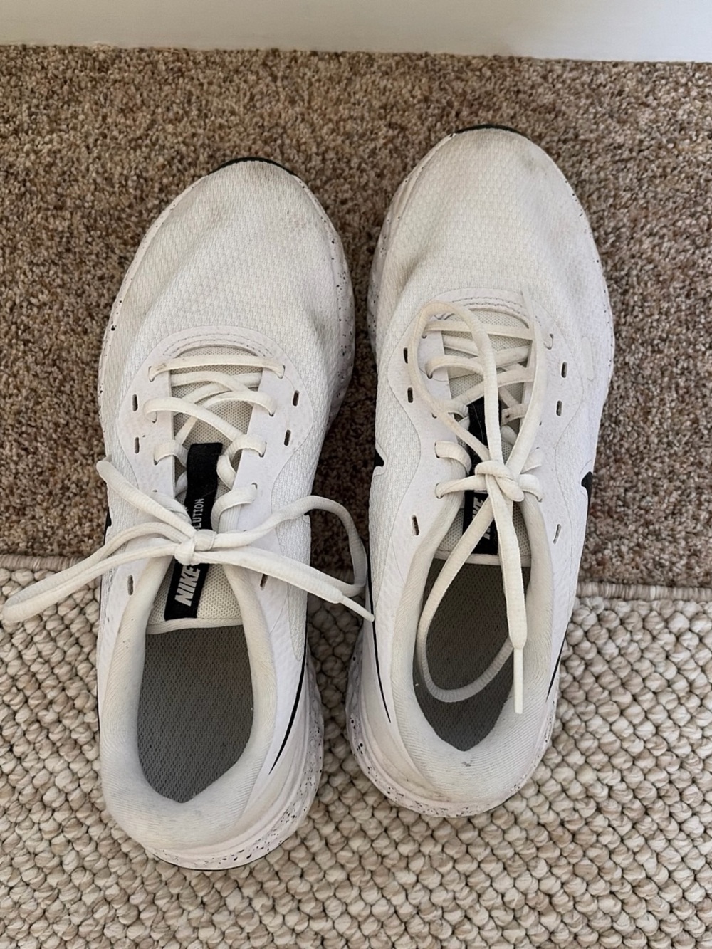 Nike White Athletic Running Shoes with Black Swoosh - Picture 3 of 6